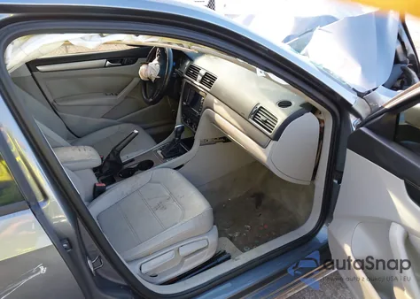 2015 Volkswagen Passat 1.8T Wolfsburg Edition z USA, uszkodzony, nr VIN 1VWAS7A35FC007059